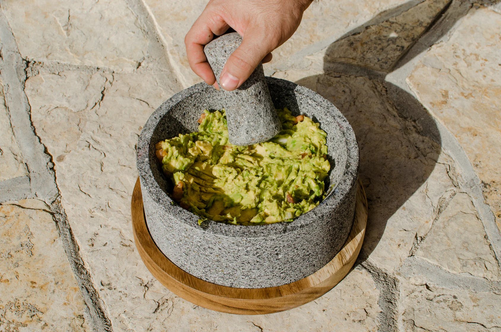 How to Clean and Cure Your Molcajete - CEMCUI