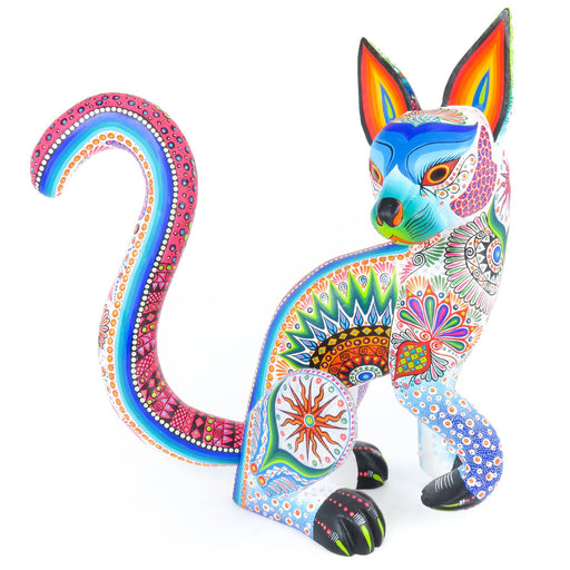 Beautiful Cat - Oaxacan Alebrije Wood Carving - CEMCUI