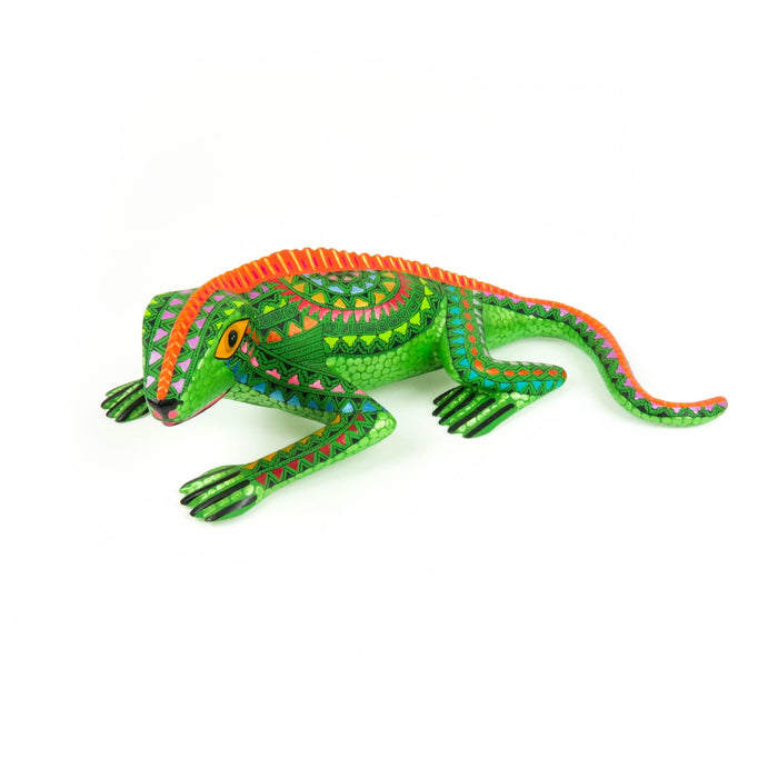 Beautiful Iguana - Oaxacan Alebrije Wood Carving - CEMCUI