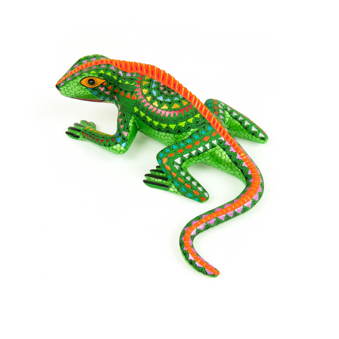 Beautiful Iguana - Oaxacan Alebrije Wood Carving - CEMCUI