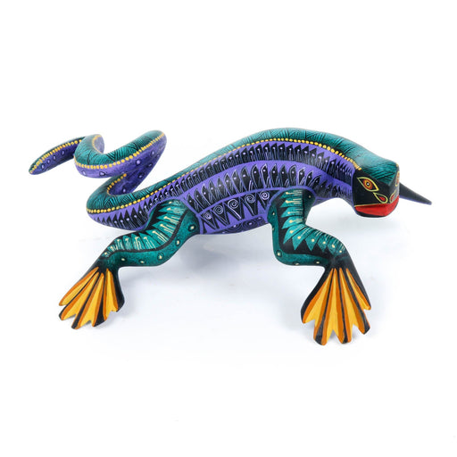 Beautiful Iguana - Oaxacan Alebrije Wood Carving - Nestor Melchor - CEMCUI