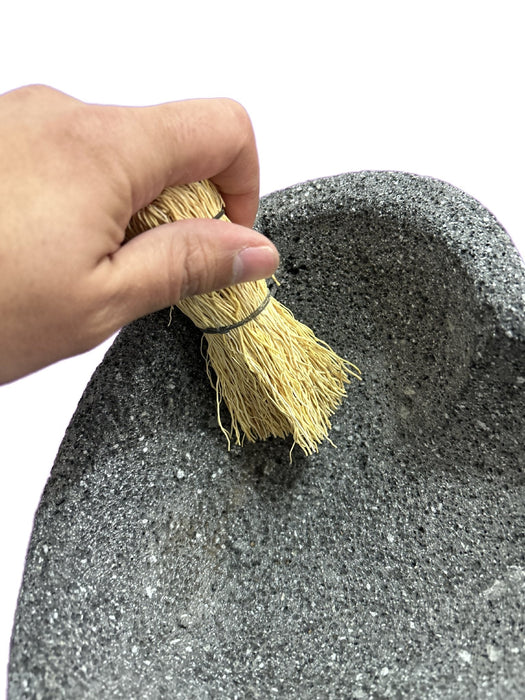 Bundle Heart Tradicional Set: Molcajete 8 Inch with 2 Paja Cleaning Brushes - CEMCUI