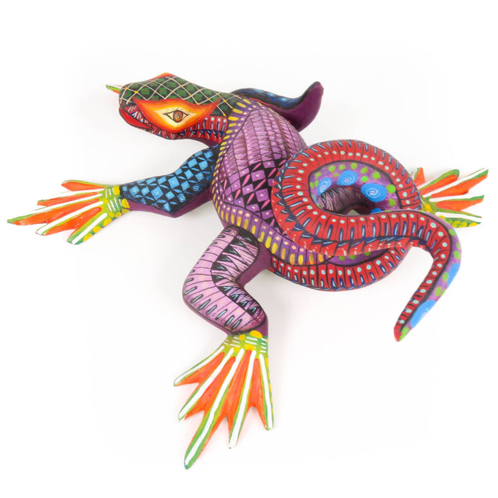 Cheerful Iguana - Oaxacan Alebrije Wood Carving - CEMCUI