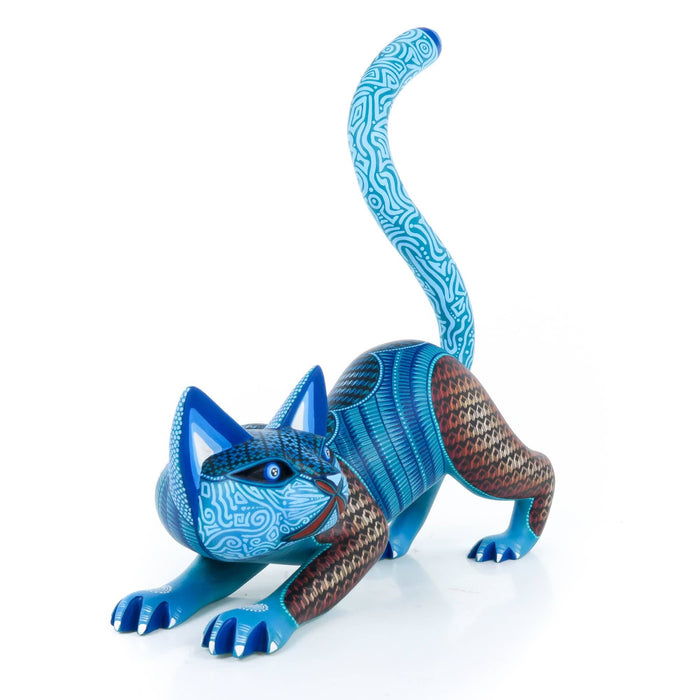 Crouching Cat - Oaxacan Alebrije Wood Carving - CEMCUI