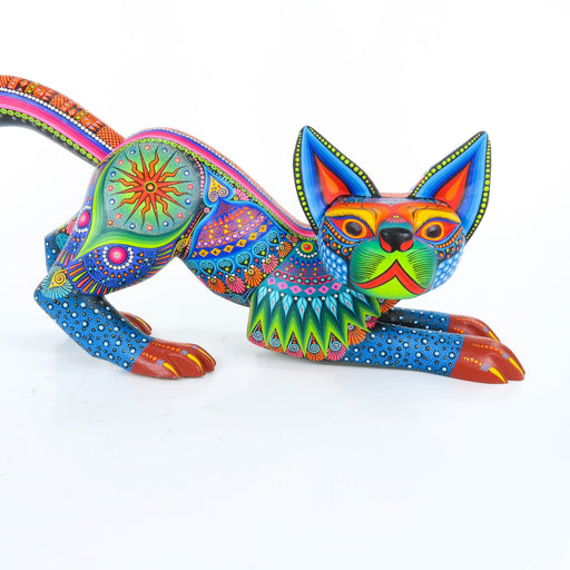 Crouching Cat - Oaxacan Alebrije Wood Carving - CEMCUI