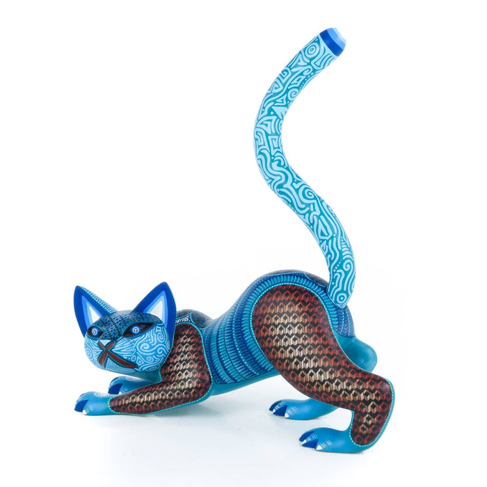 Crouching Cat - Oaxacan Alebrije Wood Carving - CEMCUI