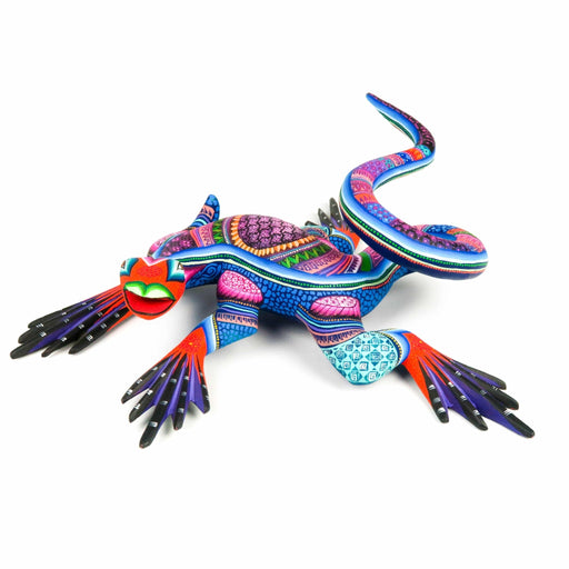 Exceptional Iguana - Oaxacan Alebrije Wood Carving - CEMCUI