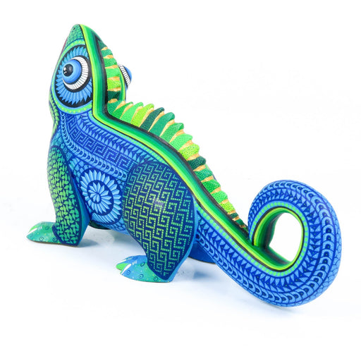 Exceptional Iguana - Oaxacan Alebrije Wood Carving - CEMCUI