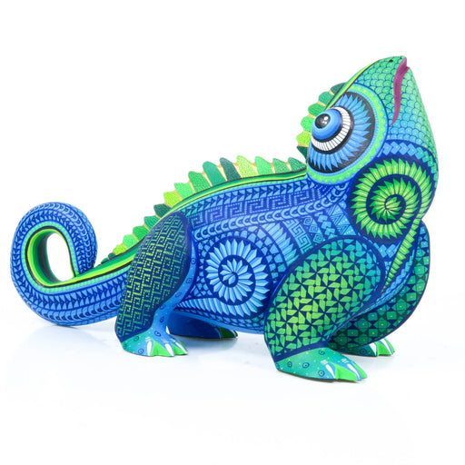 Exceptional Iguana - Oaxacan Alebrije Wood Carving - CEMCUI