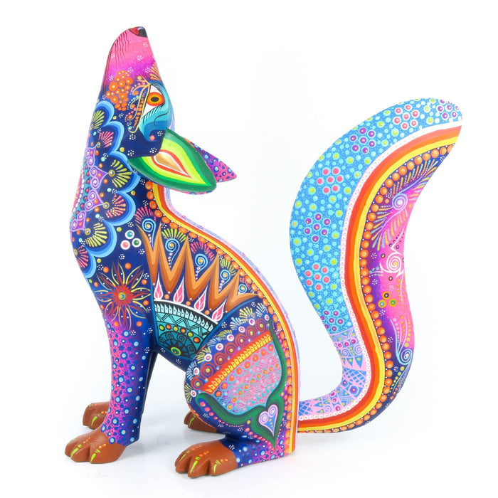 Majestic Howling Coyote - Oaxacan Alebrije Wood Carving - CEMCUI