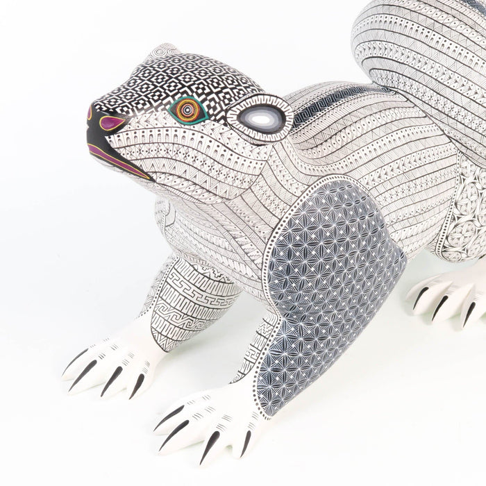 Masterpiece Black & White Zapotec Skunk - Oaxacan Alebrije Wood carving - CEMCUI