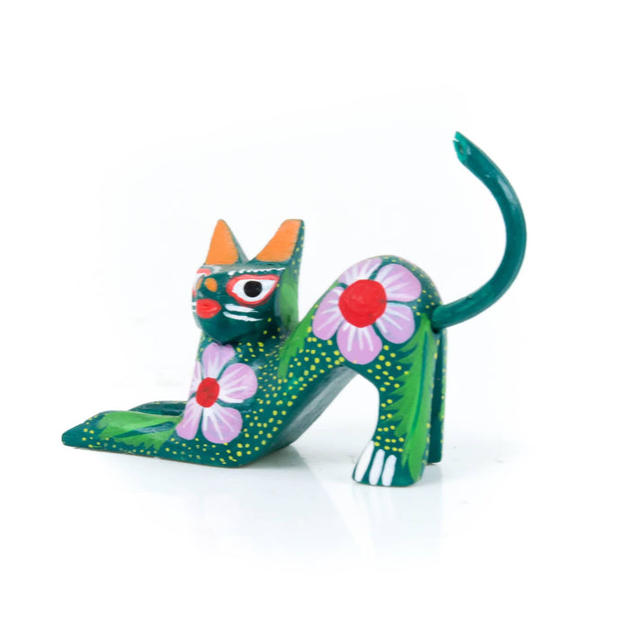 Mini Crouching Cat - Oaxacan Alebrije Wood Carving - CEMCUI