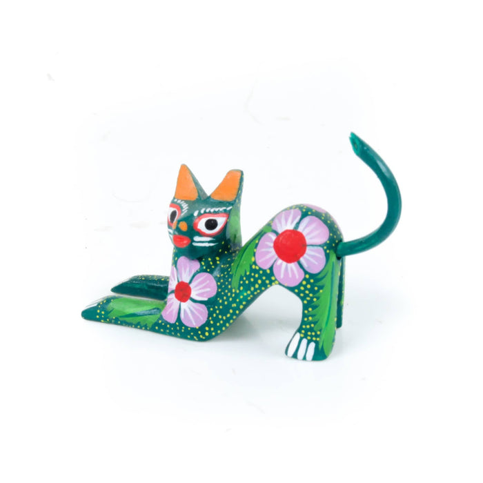 Mini Crouching Cat - Oaxacan Alebrije Wood Carving - CEMCUI