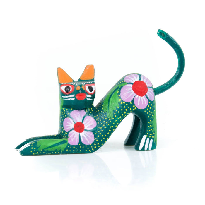 Mini Crouching Cat - Oaxacan Alebrije Wood Carving - CEMCUI