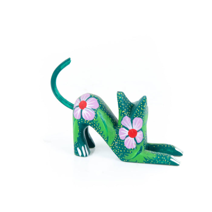 Mini Crouching Cat - Oaxacan Alebrije Wood Carving - CEMCUI