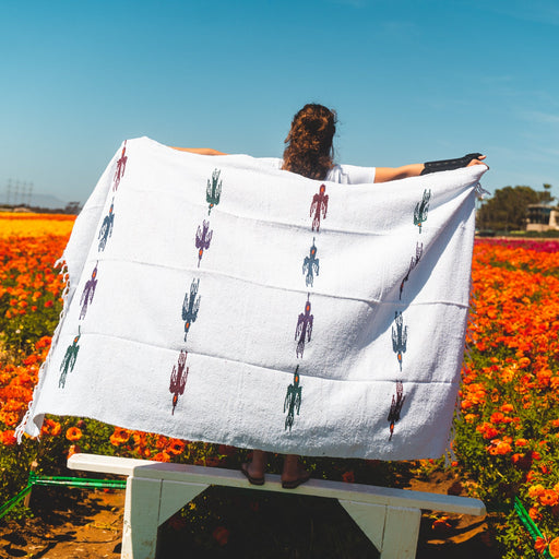 Namaste White Baja Thunderbird Yoga Blanket - CEMCUI