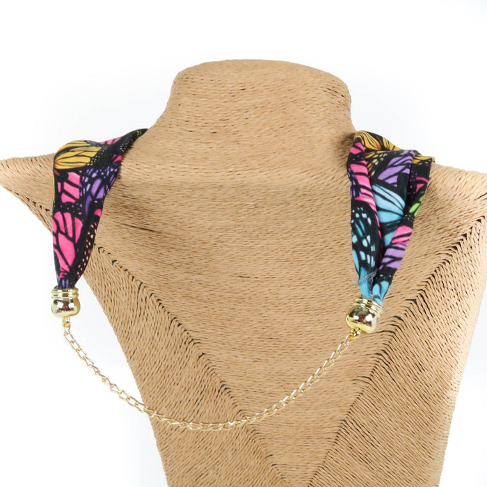 Oaxacan Alebrije Wood Carving Heart & Flowers Necklace - CEMCUI