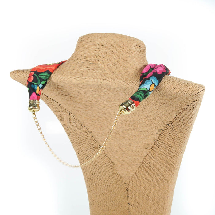 Oaxacan Alebrije Wood Carving Heart & Flowers Necklace - CEMCUI