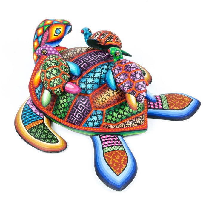 Sea Turtle With Babies - Oaxacan Alebrije Wood Carving - CEMCUI