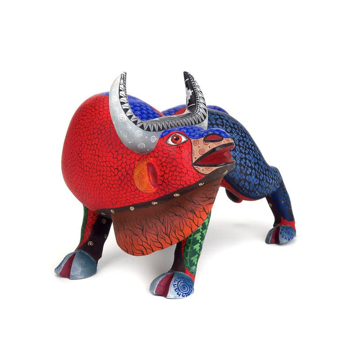 Spectacular Bull - Oaxacan Alebrije Wood Carving - CEMCUI