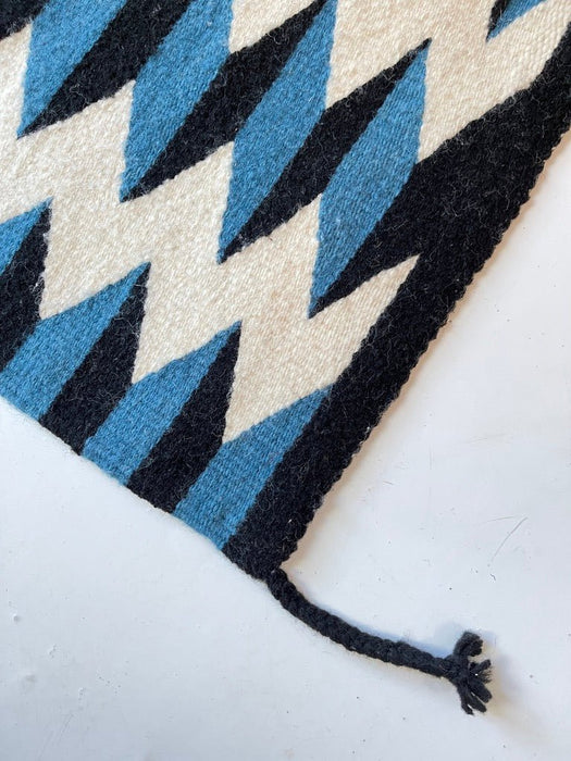 Teo Rug in Blue/Black - CEMCUI