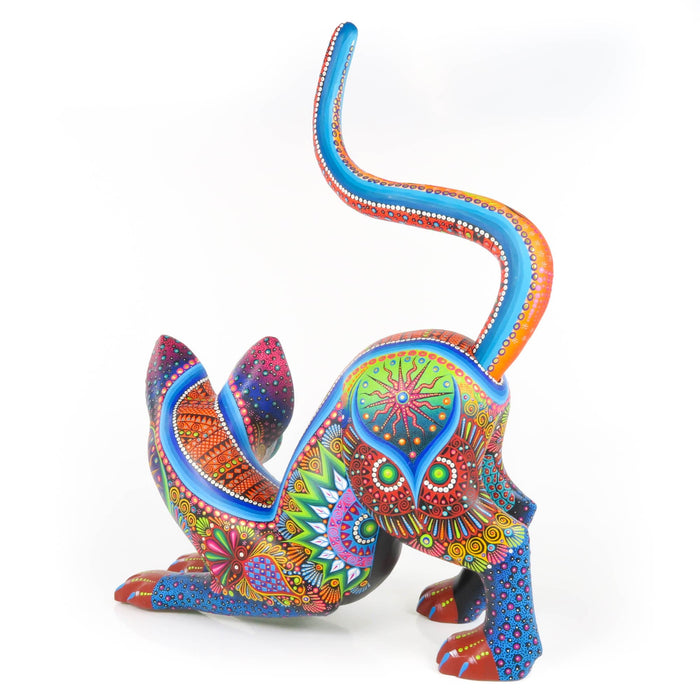 Vibrant Crouching Cat - Oaxacan Alebrije Wood Carving - CEMCUI