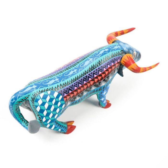 Zapotec Bull - Oaxacan Alebrije Wood Carving - CEMCUI