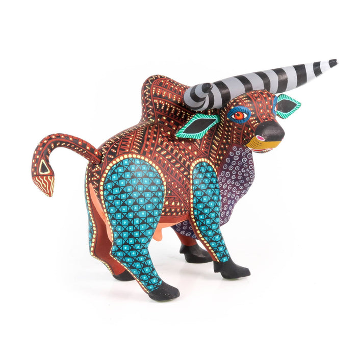 Zapotec Bull - Oaxacan Alebrije Wood Carving - CEMCUI