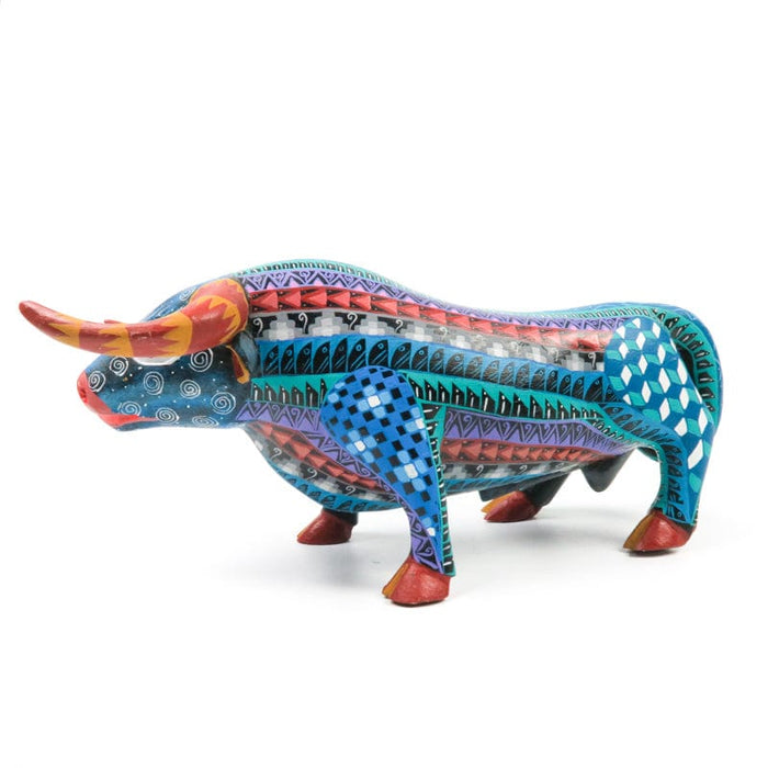 Zapotec Bull - Oaxacan Alebrije Wood Carving - CEMCUI