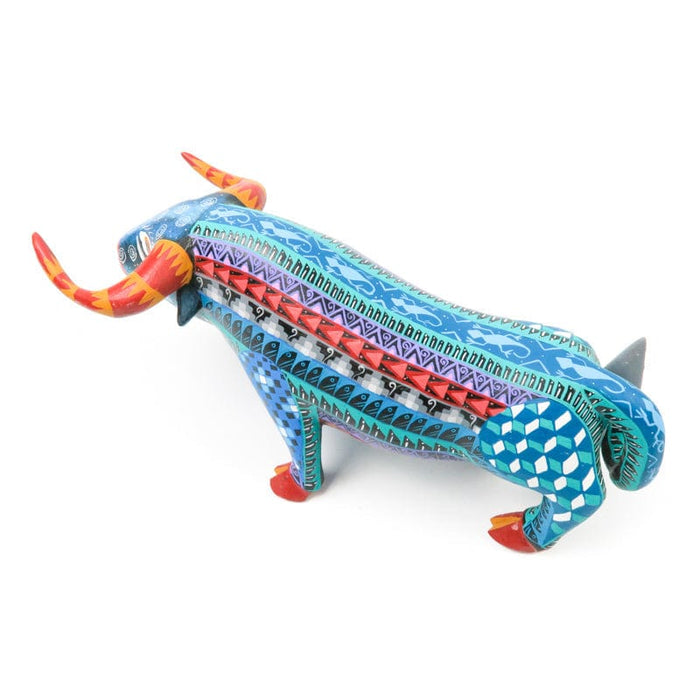 Zapotec Bull - Oaxacan Alebrije Wood Carving - CEMCUI