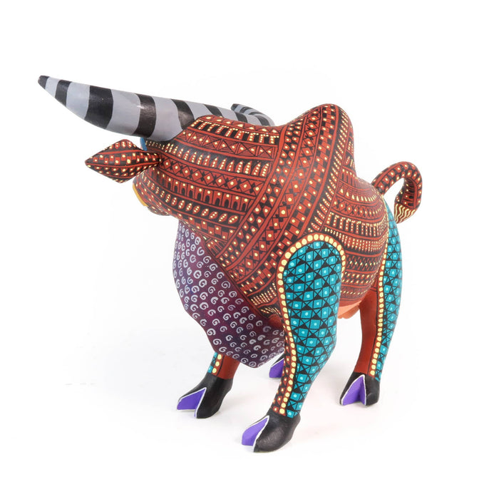 Zapotec Bull - Oaxacan Alebrije Wood Carving - CEMCUI